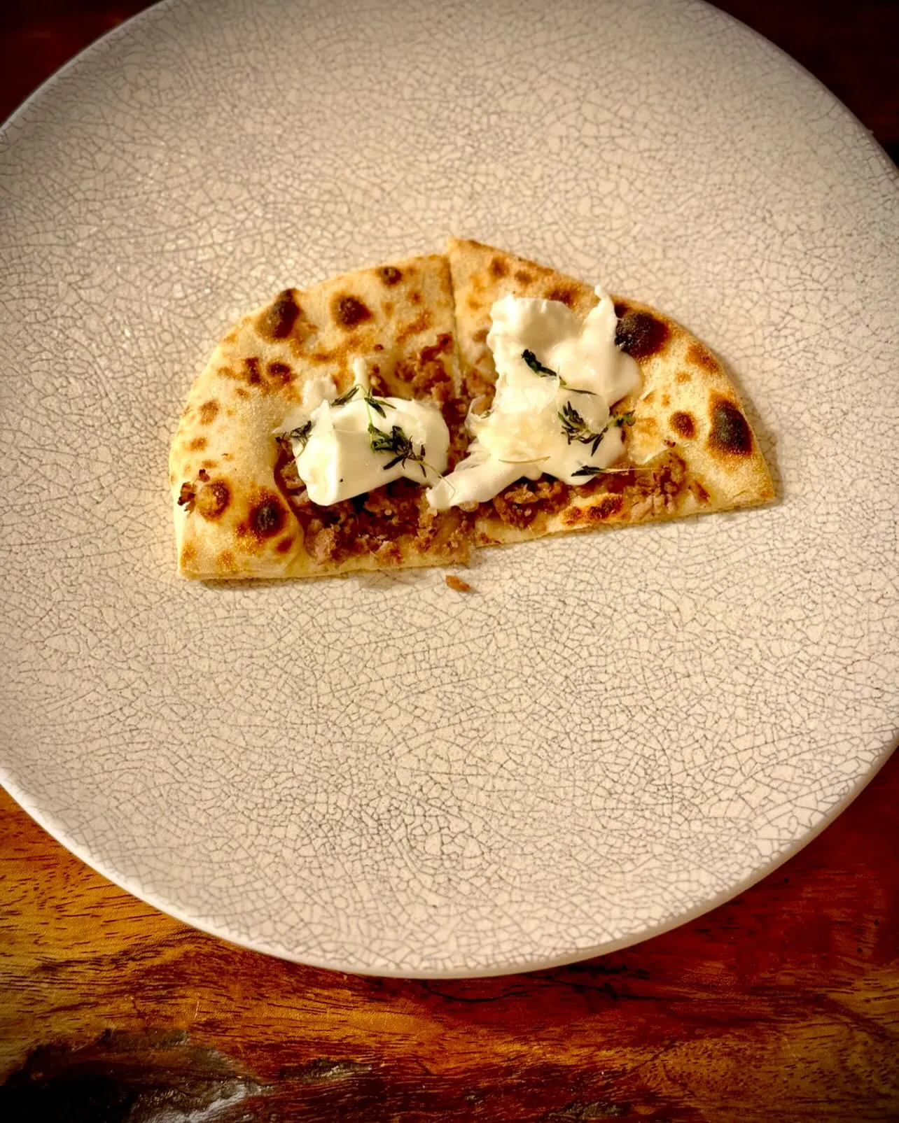 季節の素材と自然派ワインのマリアージュを。