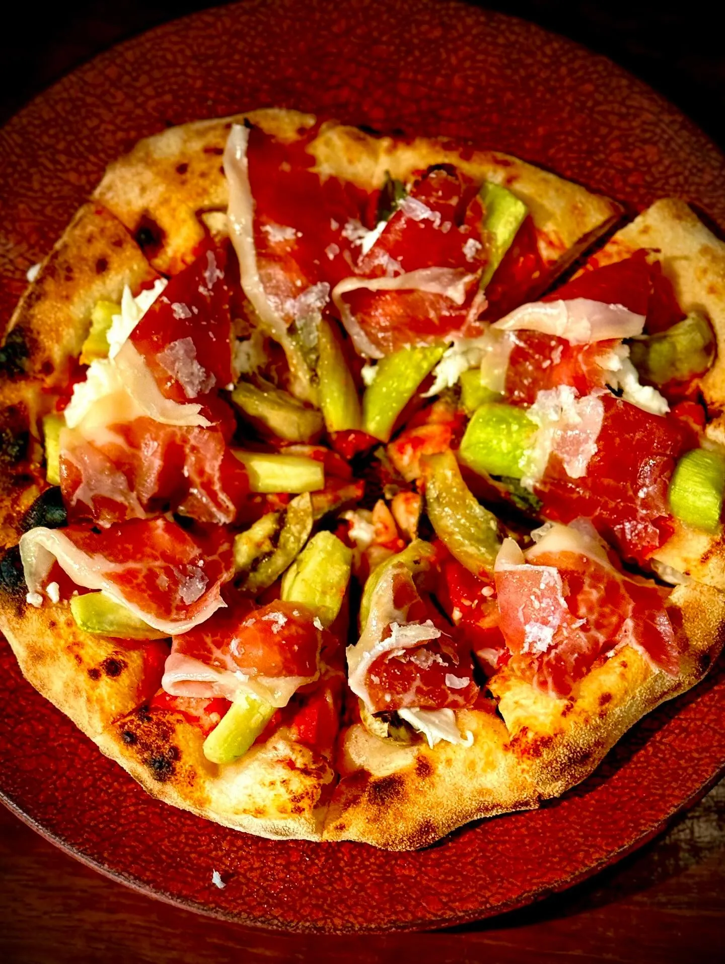 本日のコース内のペアリングワインの説明をいたします。