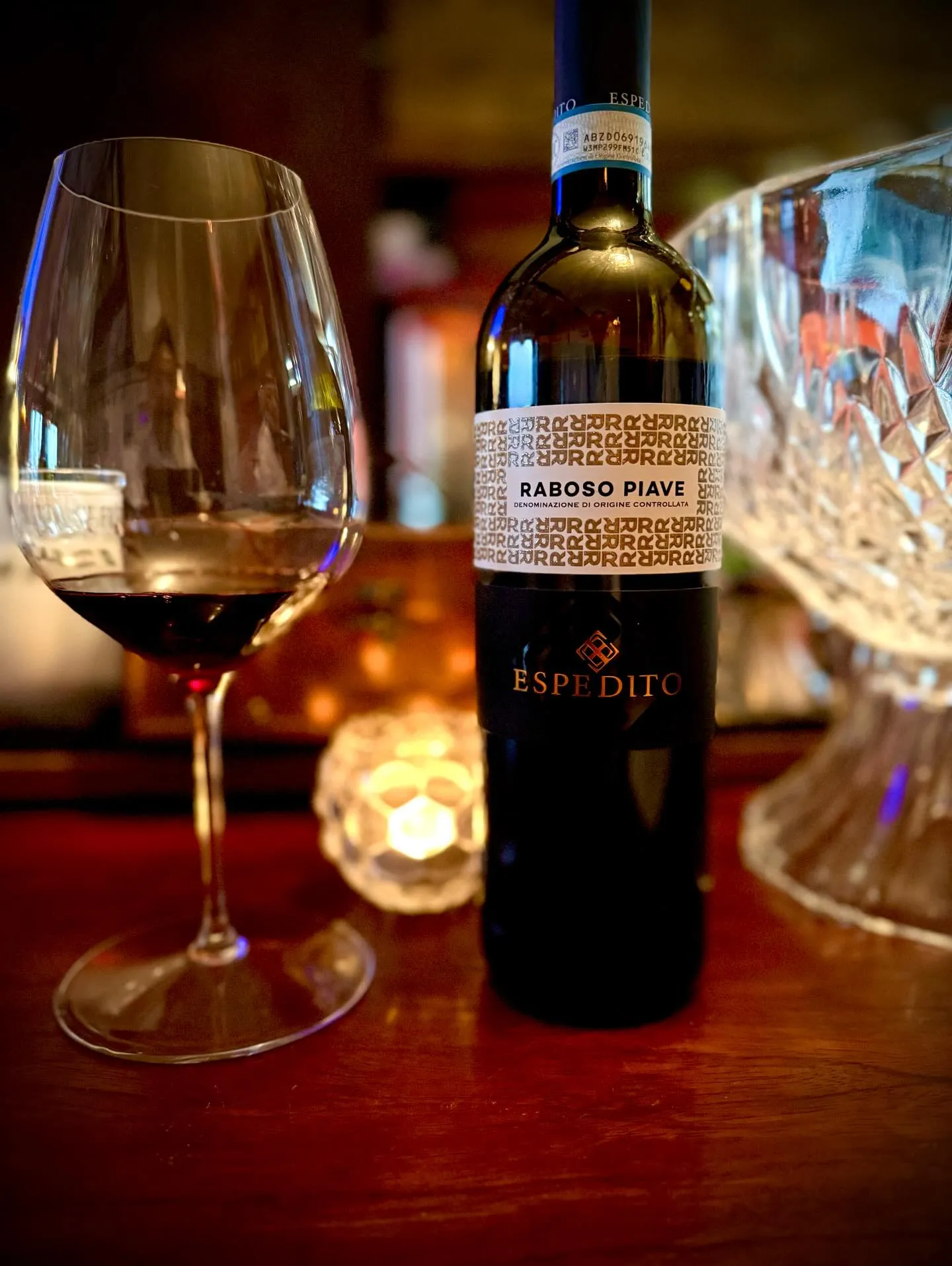 🍷✨ズワイガニのトマトソースピッツァとRaboso DOCの...