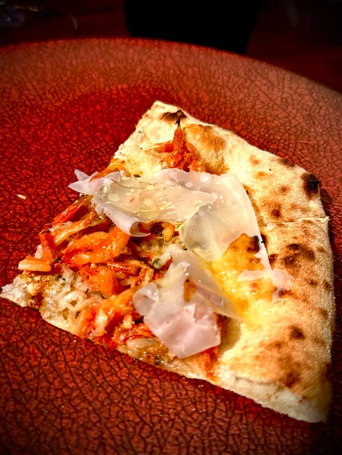 春の穏やかな海風を感じるロゼワインのデリケートな風味を、特別...